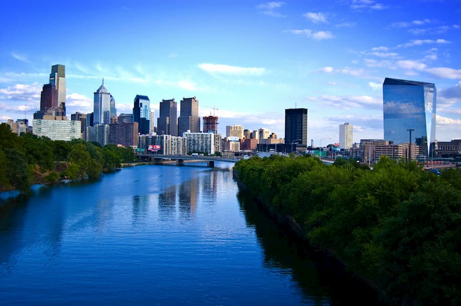 Pros and cons of moving to Philadelphia